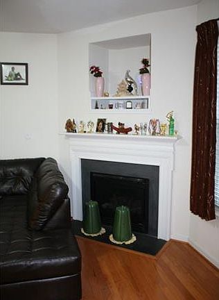 3rd image of 922 Jamerson Ln #922