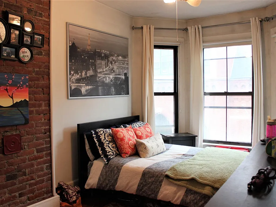 16 Isabella St #4