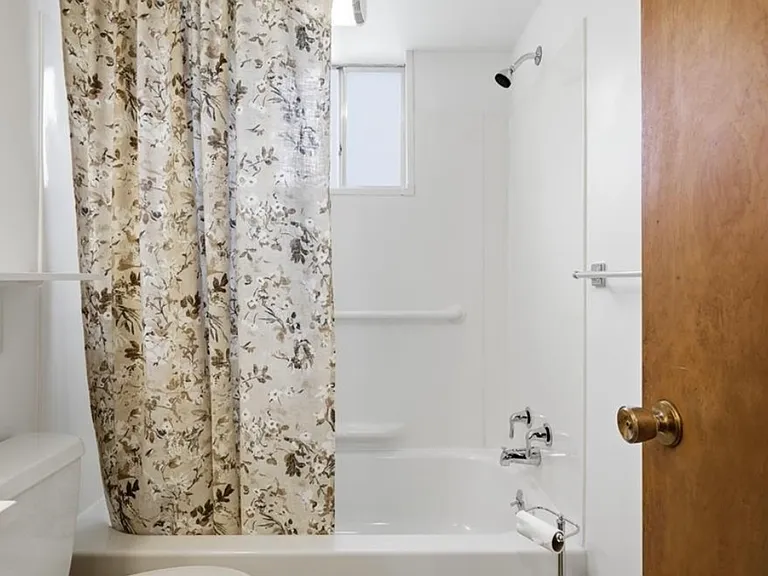 226 Frankfort Ave — Photo 20