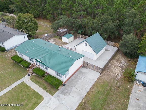 5th image of 826 Sago Bay Drive