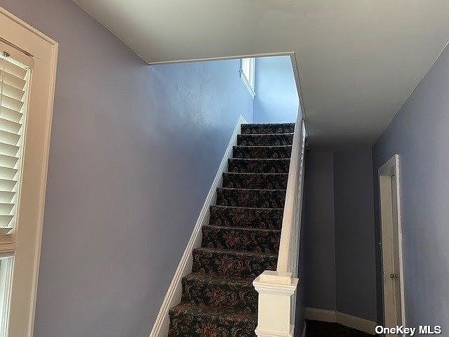 1st image of 24 Adelaide St #2