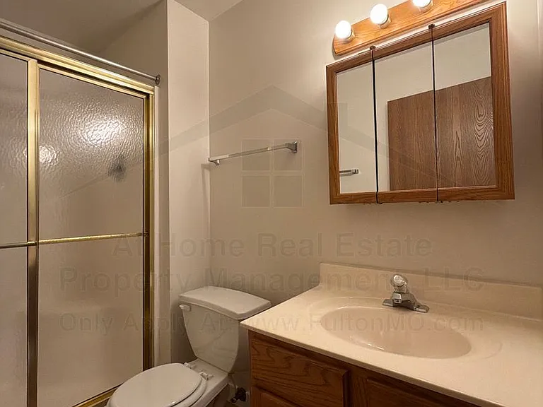 469471 Law Ct — Photo 21