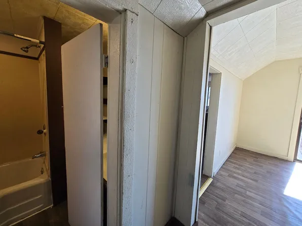 JGOFF Cottage, 714 N Cottage Grv APT 4, Miles City, MT 59301