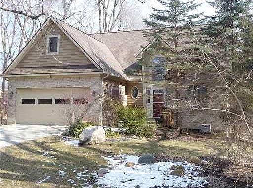 1st image of 420 Rose Dr