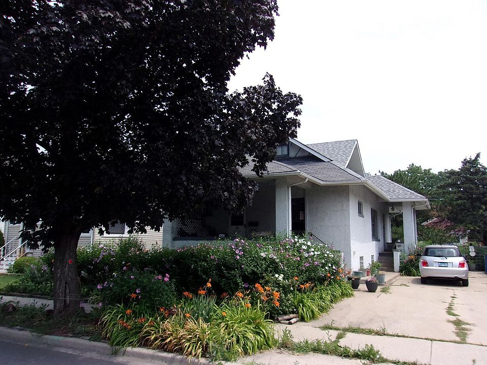 1st image of 913 N 5th Ave