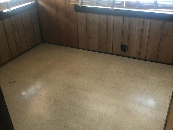 4th image of 1385 S Kensington Ave #2