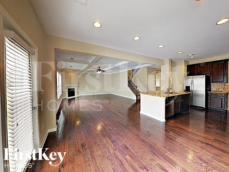 7719 Watson Cir — Photo 4