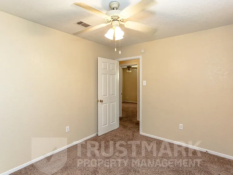 1001 Joe Morse Dr — Photo 25