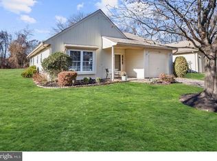 104 Candlelight Ct, Columbus, NJ 08022