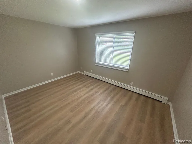 5272 Van Winkle St — Photo 5