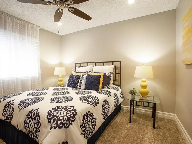 Spacious 2 Bedroom, 2 Bath with Open Floor Plan, 916 Sq Ft