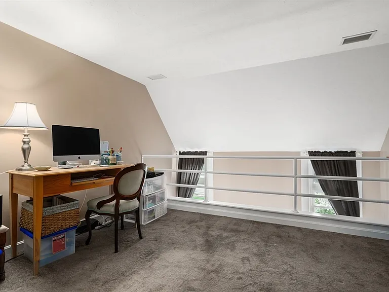 280 Village St #D2 — Photo 8