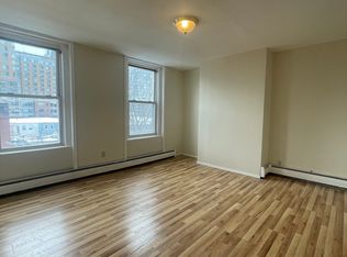 190 York St APT 4L, Jersey City, NJ 07302