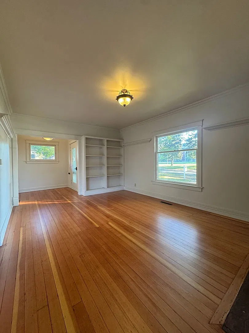 Charming Home in Historic District — Photo 4