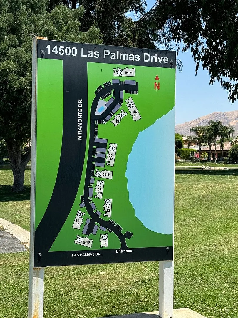 Exceptional home with modern luxury 3BR 2.5 B and lake , pool and mountain views! — Photo 3