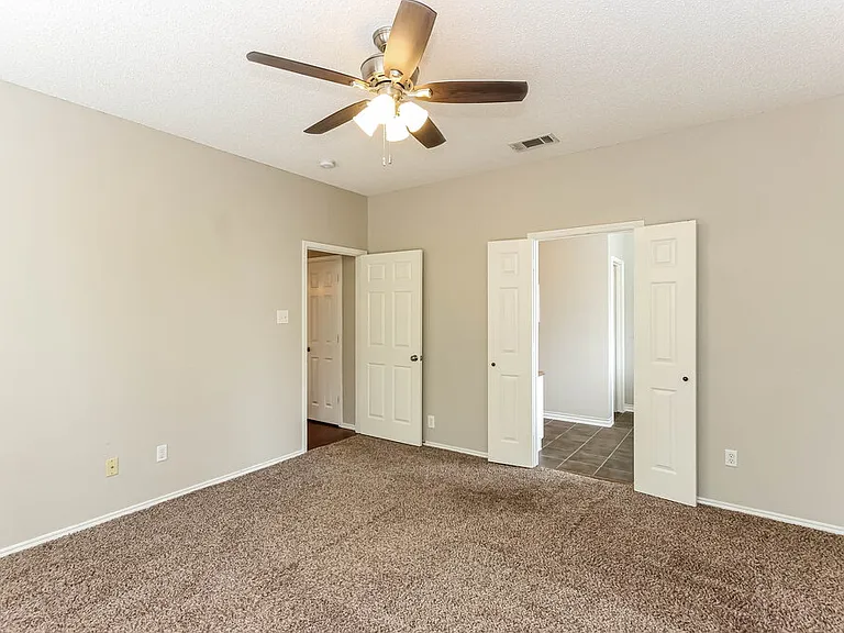 3703 Sycamore Ln — Photo 11