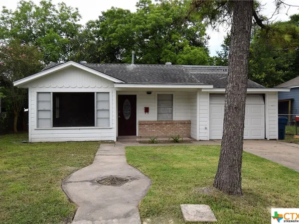 207 S Lavaca St, Port Lavaca, TX 77979