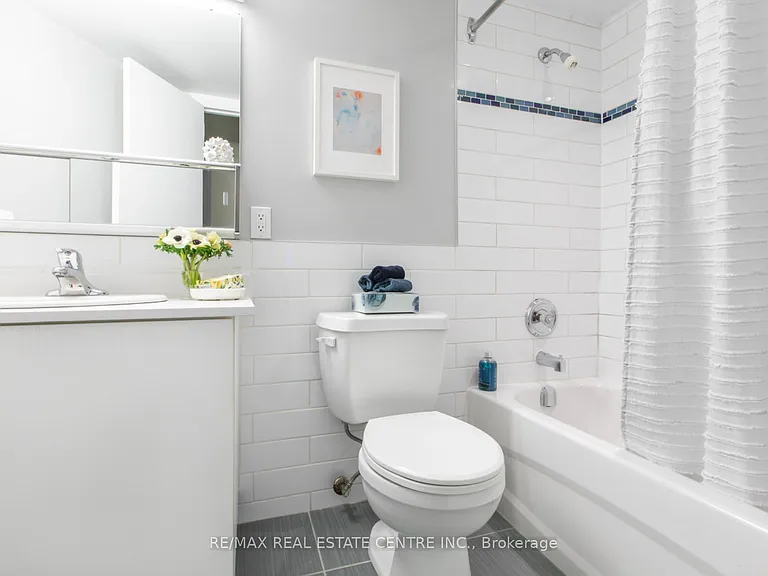50 Graydon Hall Dr #1206 — Photo 18
