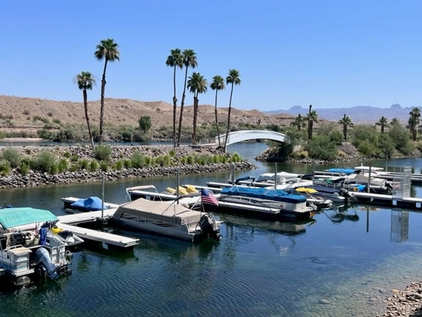 Riverfront 2br 2ba Furnished Condo On Ground Level W/Garage And Utilities Included Avail 4/1/26 — Photo 3