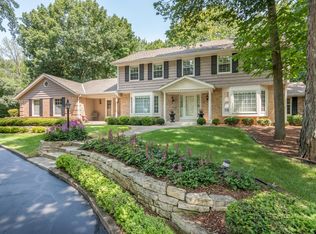 230 E Ravine Baye Rd, Bayside, WI 53217