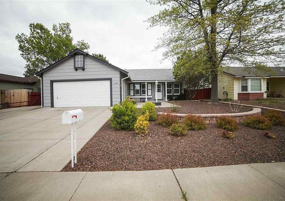 1st image of 1736 Clover Leaf Dr