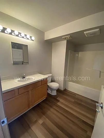 135-139 Prince Ave — Photo 31