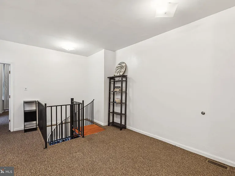 1808 W Diamond St #1 — Photo 11