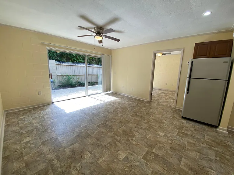 2241 W Pensacola St #16 — Photo 2