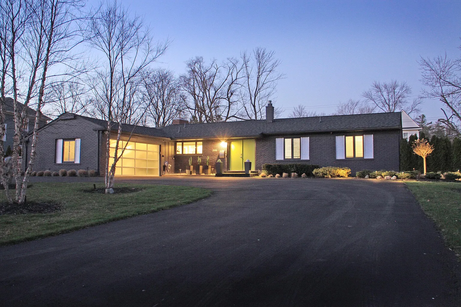 2950 Middlebury Ln photo 1