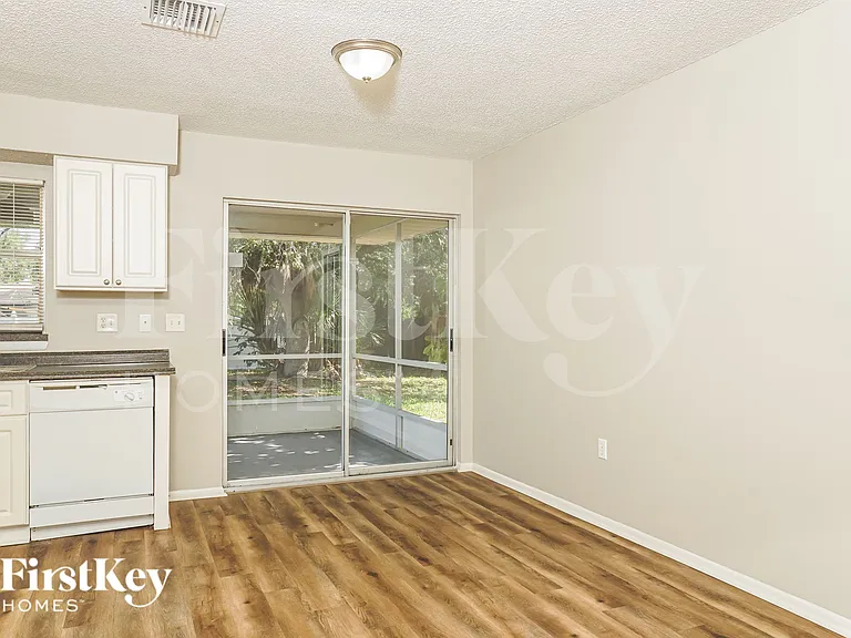 14500 Ransom Ave — Photo 6