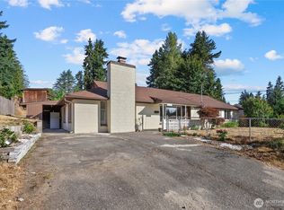 23502 Peterson Dr, Mountlake Terrace, WA 98043