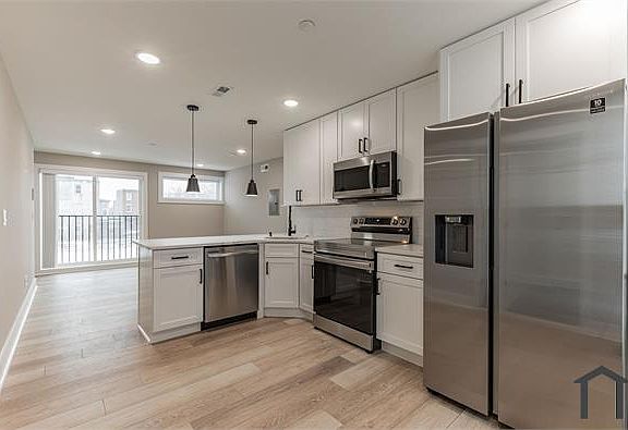 3rd image of 1720 N 22nd St #203