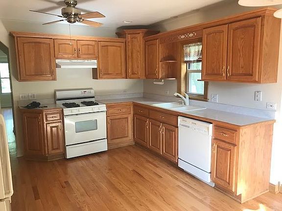 3rd image of 1200 Ostrander Ave
