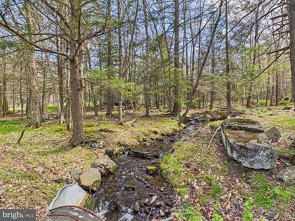 2nd image of 1482 Arrowhead Dr