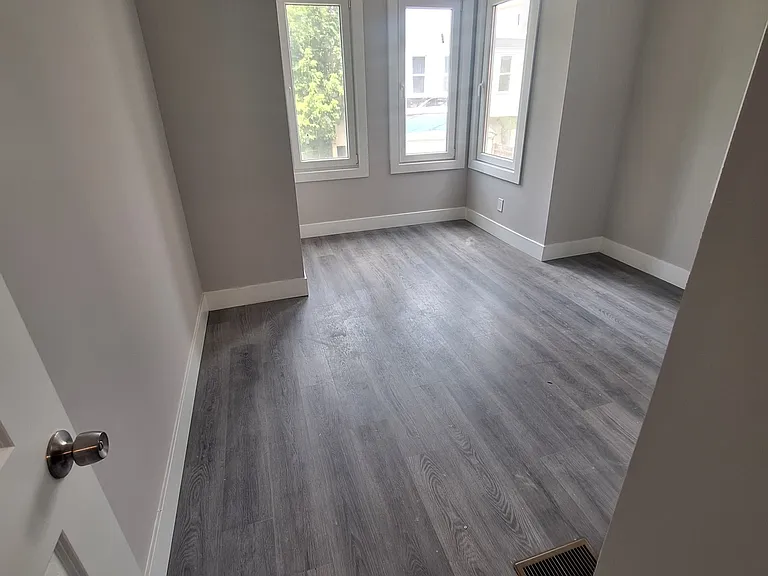 1007 W Dauphin St — Photo 13