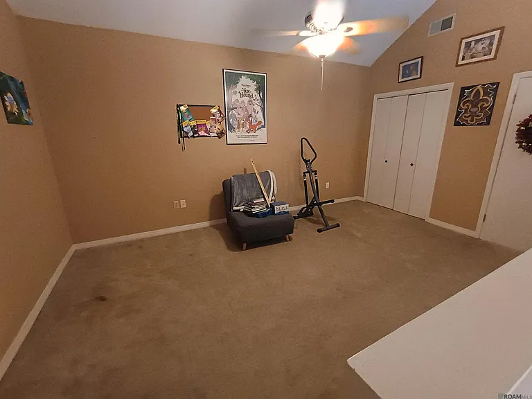 8500 Bluebonnet Blvd #24 — Photo 4