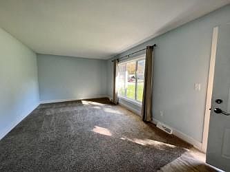 2nd image of 2885 Winesap Dr NE