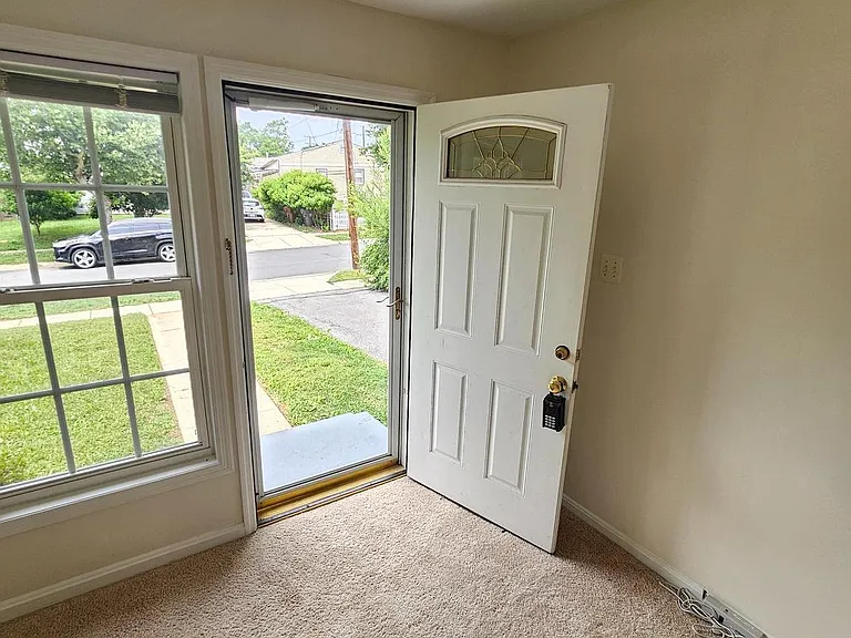 603 Pinewood Rd — Photo 6