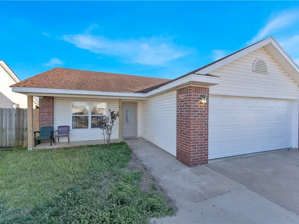 1252 W Bishop Dr, Rogers, AR 72756