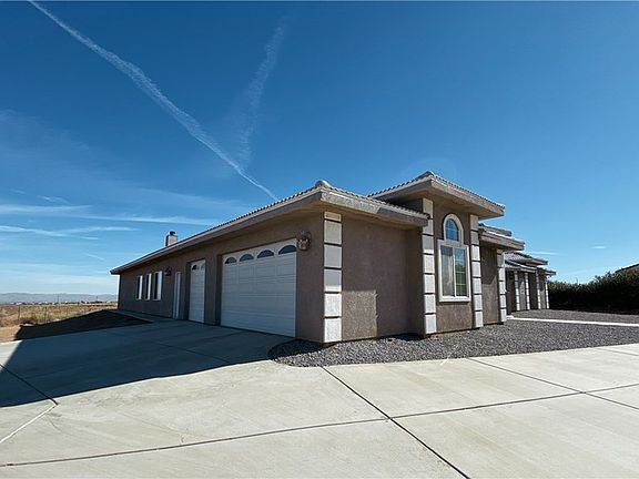 3rd image of 8877 Cactus Dr