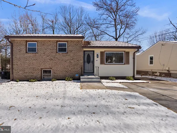 5527 Duchaine Dr, Lanham, MD 20706