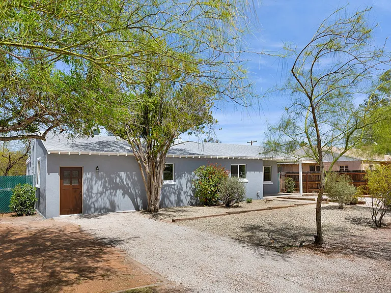 2217 E Silver St — Photo 26