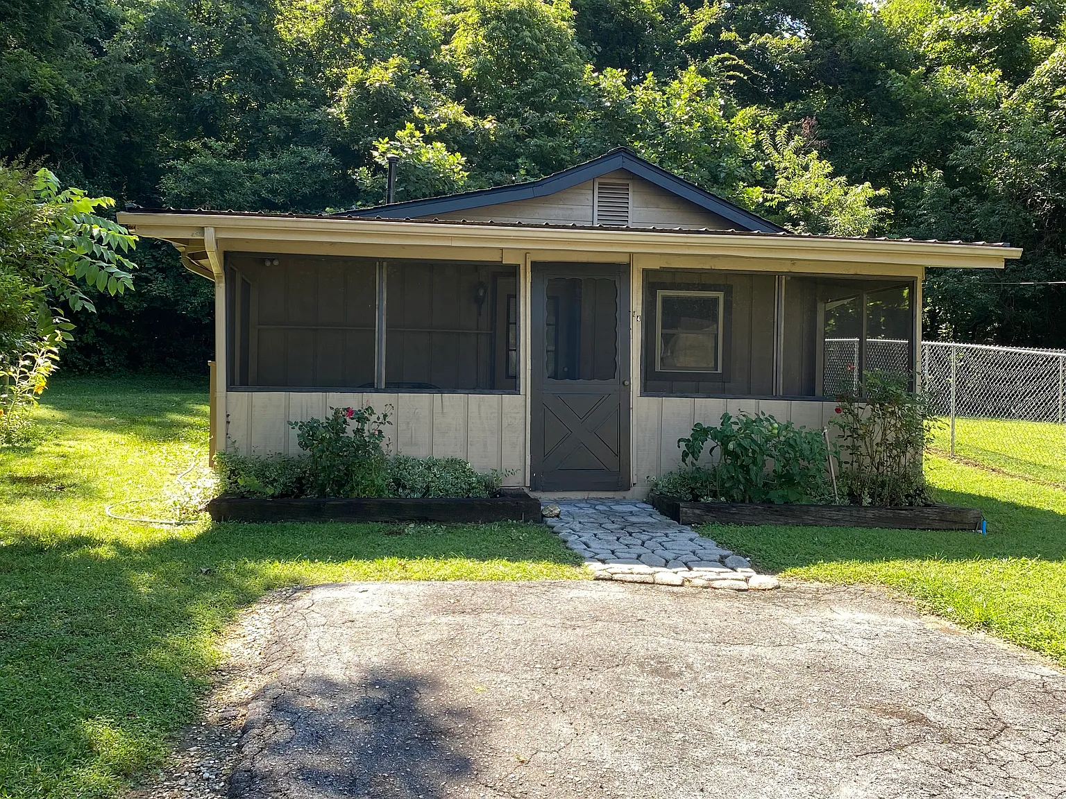707 Carolina Ave — Photo 3