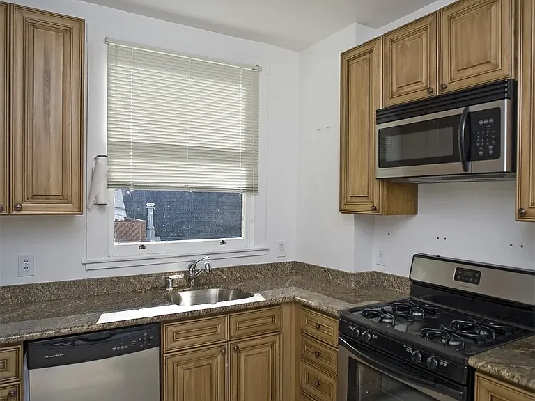 Presidio Washington Apartments — Photo 3