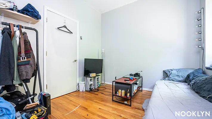 Rented by Nooklyn NYC LLC | media 7