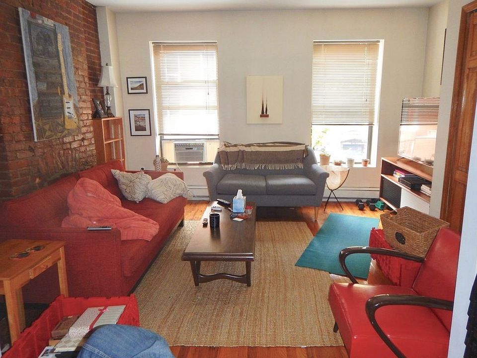 2nd image of 226 Sackett St APT 2R