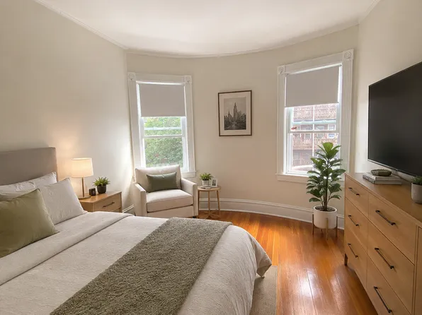 1590 Beacon St, Brookline, MA