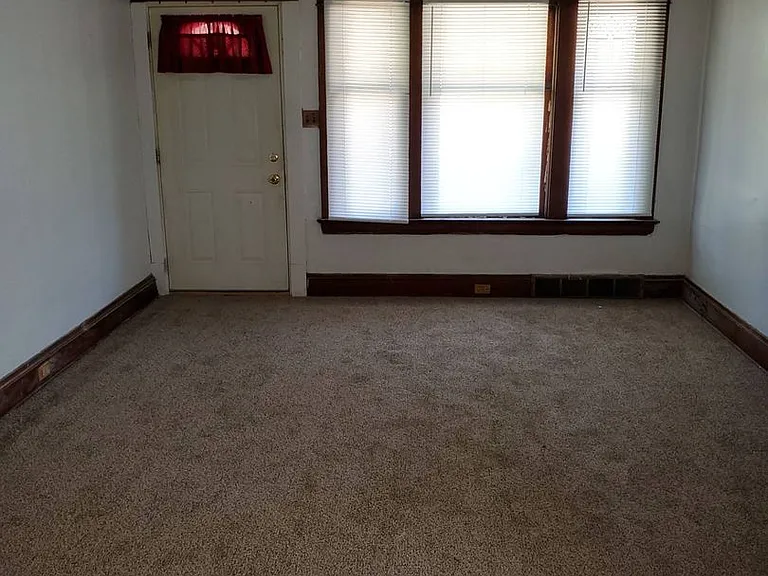 2760 E 122nd St Cleveland 44120 — Photo 4