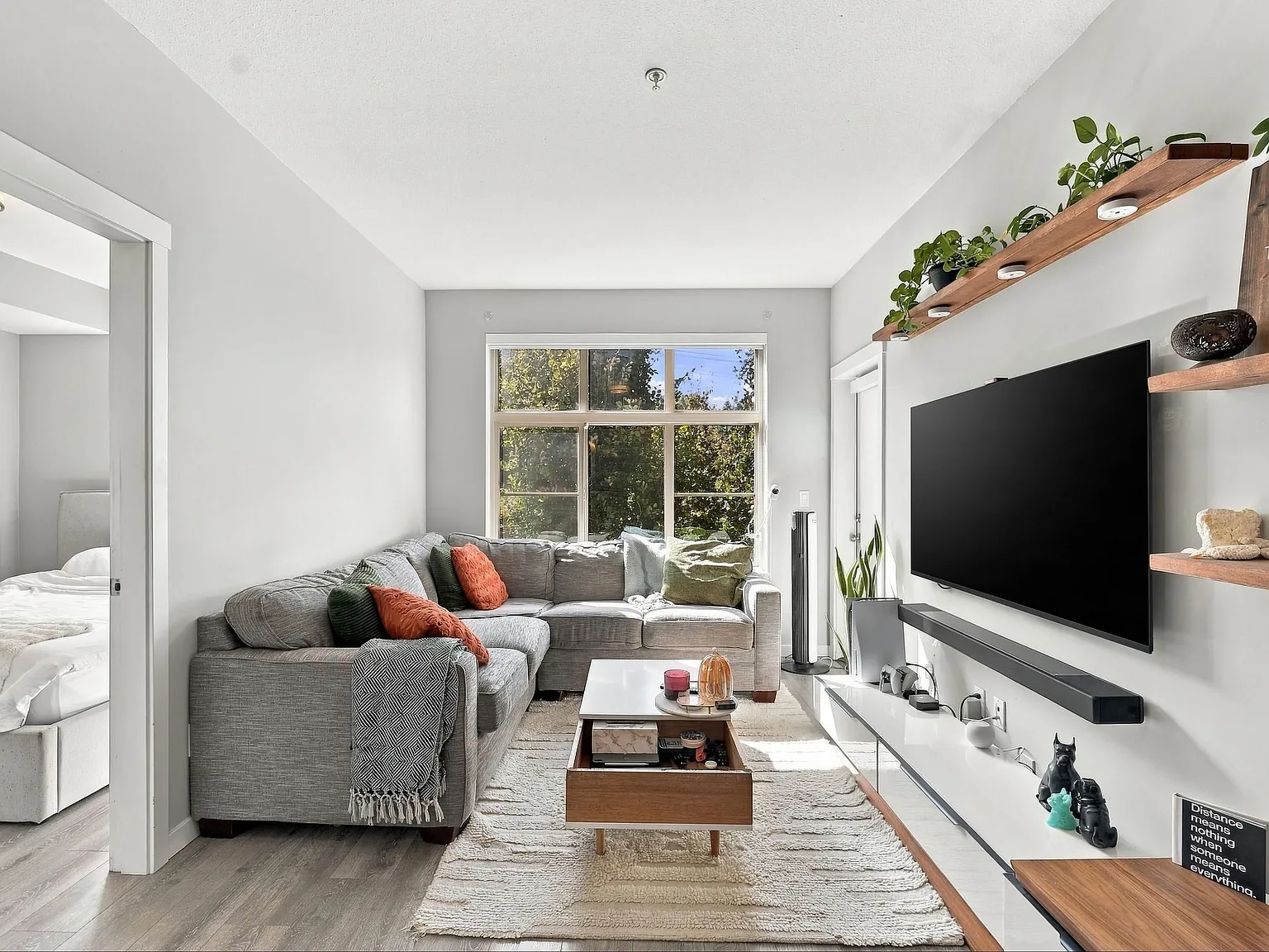 2 bed, 715 sqft, $2,500 — Photo 1