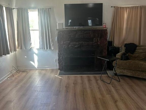 4th image of 1231 Arcade Blvd